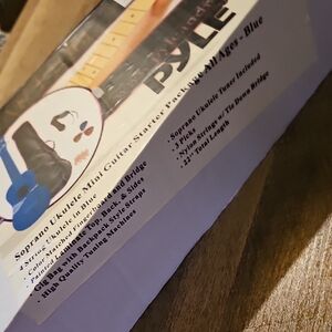 Soprano Ukulele Starter Kit - Blue